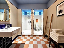 Blu Dock Restel Bangkok