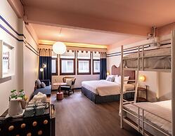 Blu Dock Restel Bangkok