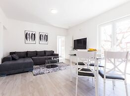 Spacious Zadar Apartments Near Beach