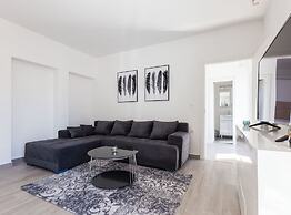 Spacious Zadar Apartments Near Beach