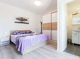 Spacious Zadar Apartments Near Beach
