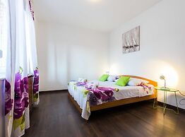 Spacious Zadar Apartments Near Beach