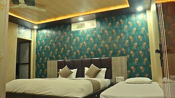 GANGA RIVERFRONT ROOMS AND BANQUET