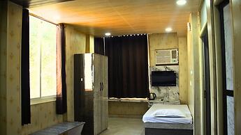 GANGA RIVERFRONT ROOMS AND BANQUET