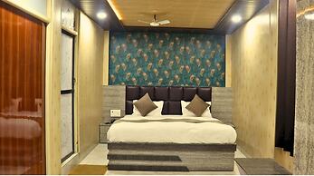GANGA RIVERFRONT ROOMS AND BANQUET