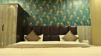 GANGA RIVERFRONT ROOMS AND BANQUET