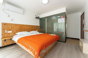 Tonglu You Jian Shui Zhi Lin B&B