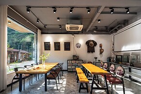 Tonglu You Jian Shui Zhi Lin B&B