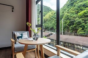 Tonglu You Jian Shui Zhi Lin B&B