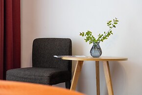 Tonglu You Jian Shui Zhi Lin B&B