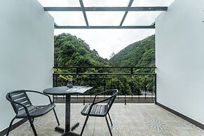 Tonglu You Jian Shui Zhi Lin B&B