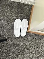 Cosy 3-bed Retreat - Garden, Parking & Bbq