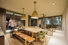 Botanico Villa & Suites