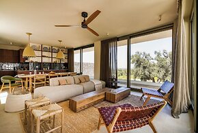 Botanico Villa & Suites