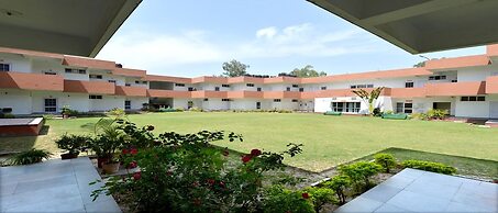Neelkhanthi tourist resort