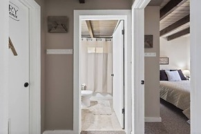 Sleepy Hollow-Walk to CoffeeShop