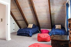 Sleepy Hollow-Walk to CoffeeShop