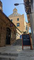 Apartment in Valletta by Ruwts