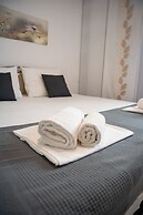 Sunset B Apartment with Private Jacuzzi