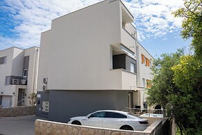 Sunset B Apartment with Private Jacuzzi