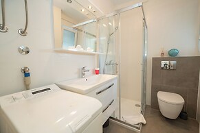 Sunset B Apartment with Private Jacuzzi