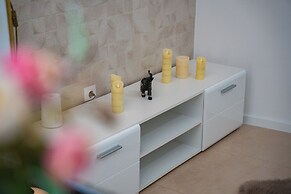 Sunset B Apartment with Private Jacuzzi