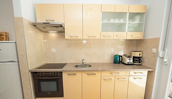 Sunset B Apartment with Private Jacuzzi