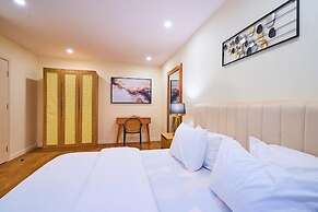 Hillview Apartments