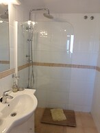 Nice 2 Bedroom Apartment