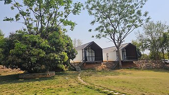 Aura Farms - Private Pool Cottages
