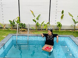 Aura Farms - Private Pool Cottages