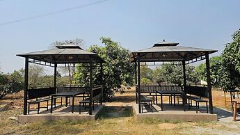 Aura Farms - Private Pool Cottages