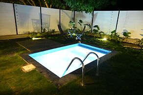 Aura Farms - Private Pool Cottages