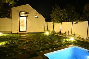 Aura Farms - Private Pool Cottages