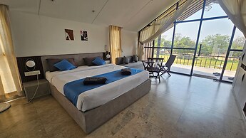 Aura Farms - Private Pool Cottages