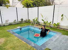 Aura Farms - Private Pool Cottages