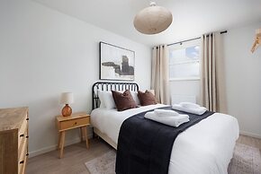 Luxury First Floor 2 bed Apartment