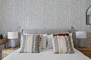 Elliott Terrace by Pureserviced.