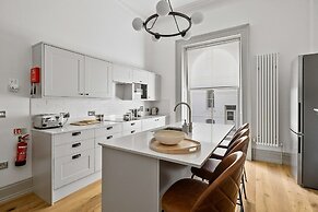 Elliott Terrace by Pureserviced.