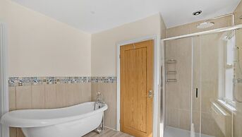 Admiralty Retreat by Pureserviced