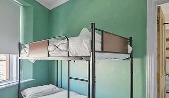 Admiralty Retreat by Pureserviced