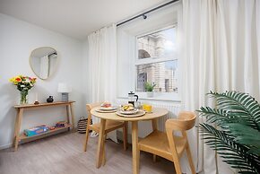 Luxury Ground Floor 2 bed Apartment