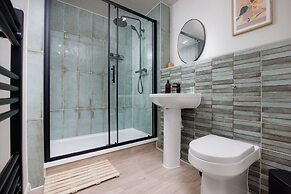 Luxury Ground Floor 2 bed Apartment