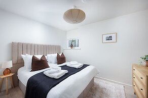 Luxury Ground Floor 2 bed Apartment