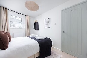 Luxury Ground Floor 2 bed Apartment