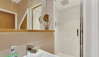 Bantham Mews by Pureserviced 1 Bedroom Luxury Mews