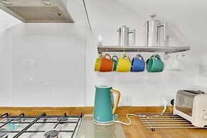 Bantham Mews by Pureserviced 1 Bedroom Luxury Mews