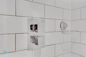 Bantham Mews by Pureserviced 1 Bedroom Luxury Mews