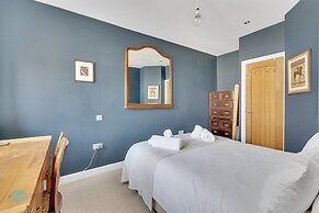 Bantham Mews by Pureserviced 1 Bedroom Luxury Mews