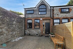 Bantham Mews by Pureserviced 1 Bedroom Luxury Mews